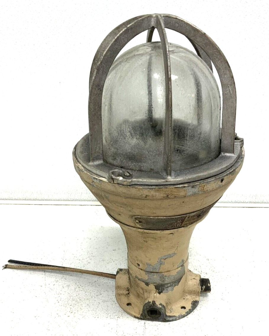 Crouse Hinds EVCX 120 Explosion Proof Hazardous Location Lighting Fixture 31A_0 Crouse Hinds EVCX 120 Explosion Proof Hazardous Location Lighting Fixture 31A