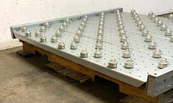 Global Industrial 4' 48" X 48" Ball Transfer Conveyor Table Rollers 8" Center
