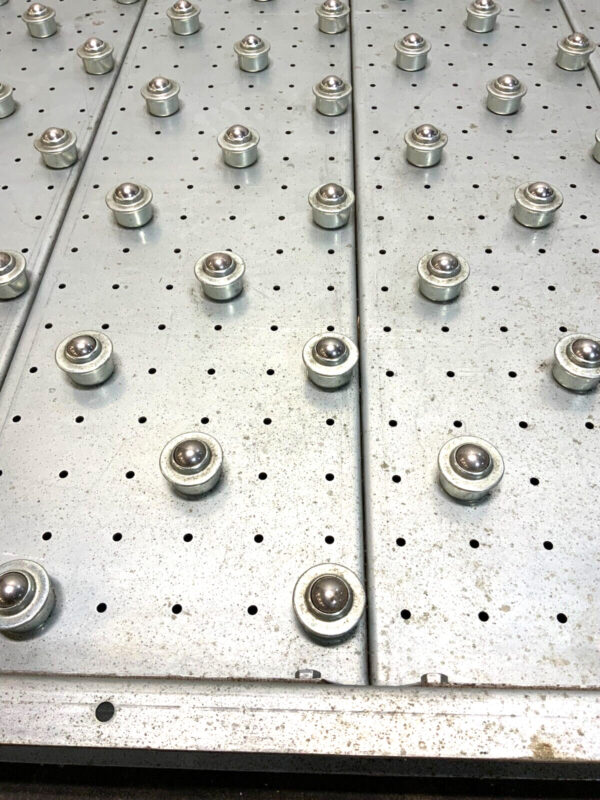 Global Industrial 4' 48" X 48" Ball Transfer Conveyor Table Rollers 8" Center