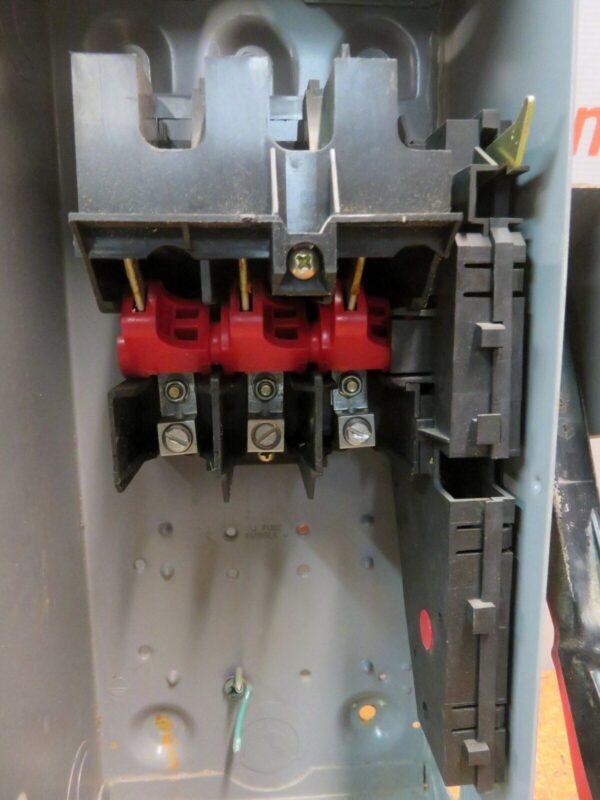 Square D Disconnect Heavy Duty Safety Switch 30 Amp 3 Pole HU361 Series E1
