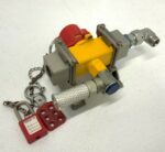 Lot of 2 SMC VHS50-06-XG-X2127 Pneumatic 3 Port Lockout Valve Plus Silencer 73B