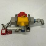 Lot of 2 SMC VHS50-06-XG-X2127 Pneumatic 3 Port Lockout Valve Plus Silencer 73B