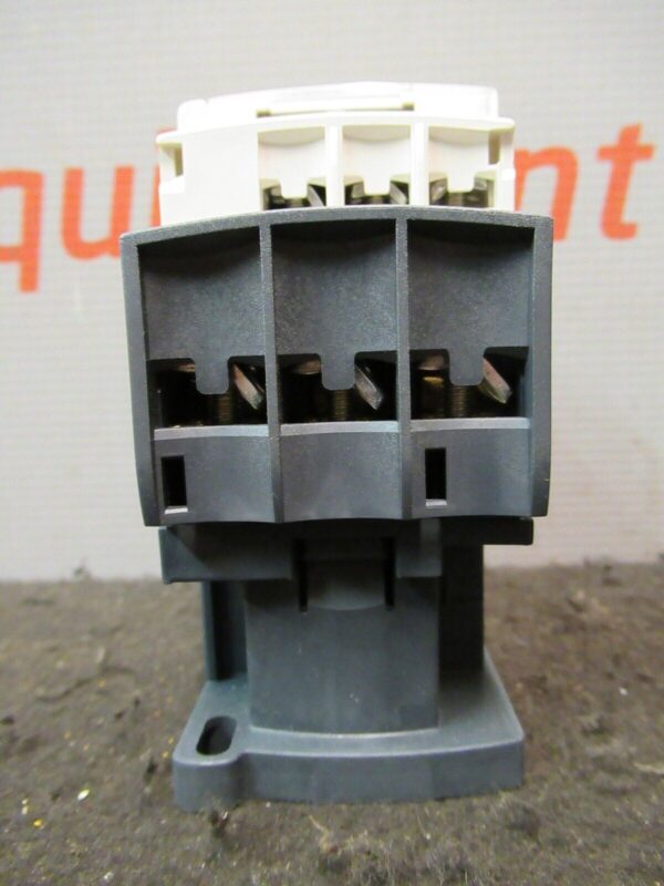 Schneider Electric LC1D32 B7 LRD10 24V Contactor Non Reversing 4-6A Relay Coil