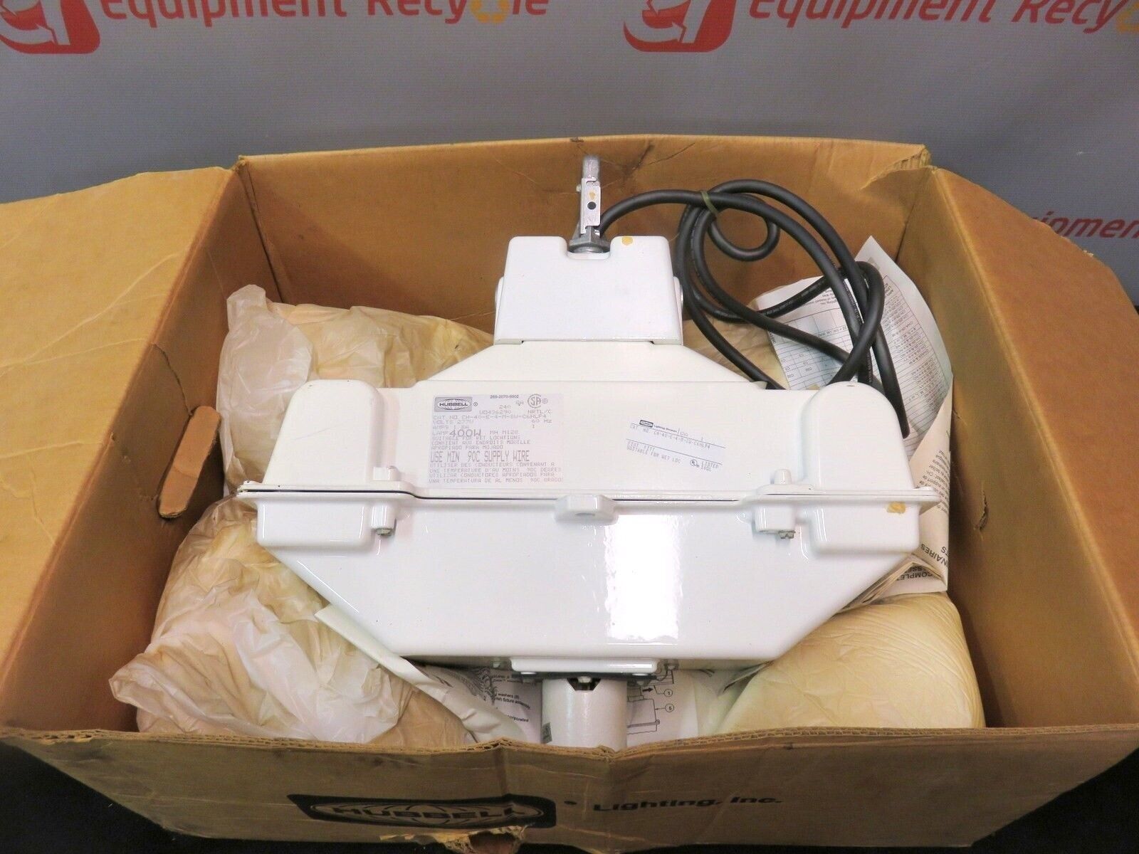 Hubbell CH-40-E-4-M-SW-C6HLP4 Light Fixture Tribay 400W New_0 Hubbell CH-40-E-4-M-SW-C6HLP4 Light Fixture Tribay 400W New