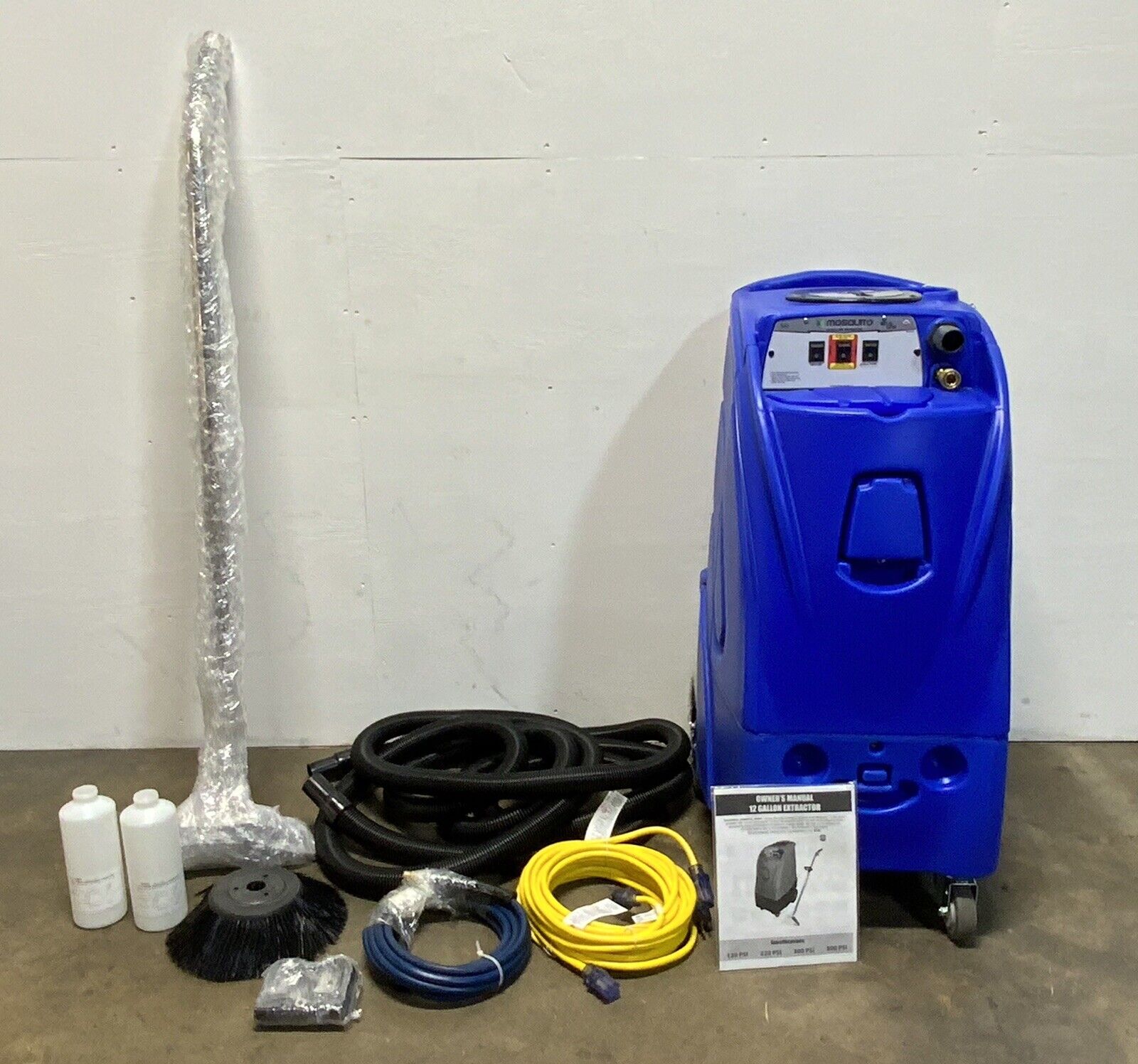 Mosquito Blue Line 12 Gallon Floor Extractor 12BL-2206H 2 Stage Wand Hose J4A_0 Mosquito Blue Line 12 Gallon Floor Extractor 12BL-2206H 2 Stage Wand Hose J4A