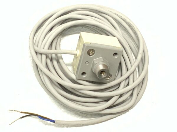 NEW SMC Pneumatics ISE4L-T1-65 Pressure Switch 0-100 kPa 1/8" NPT F PNP 251G