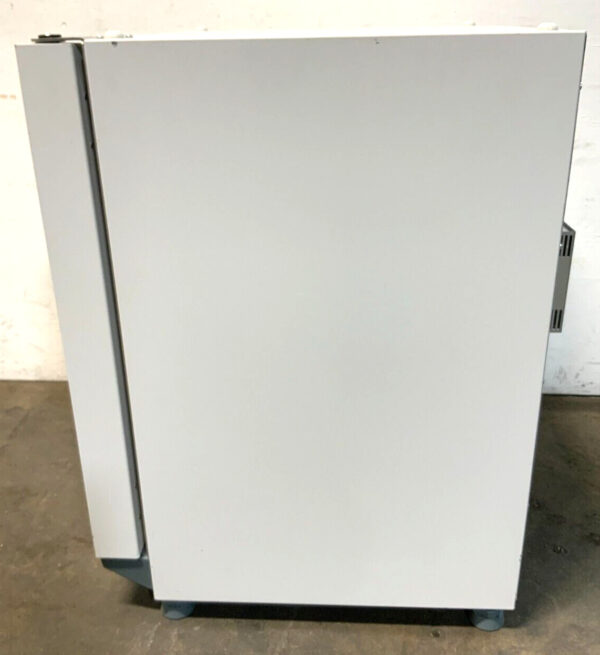 VWR 89511-424 51030018 Laboratory Incubator F Air 2.3CF Oven 75C 120V 360W 202A