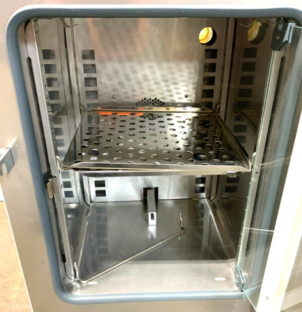 VWR 89511-424 51030018 Laboratory Incubator F Air 2.3CF Oven 75C 120V 360W 202A