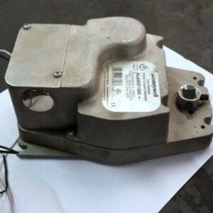 Honeywell ML4120F 1006 Two Position Direct Coupled Actuator Lot of 4