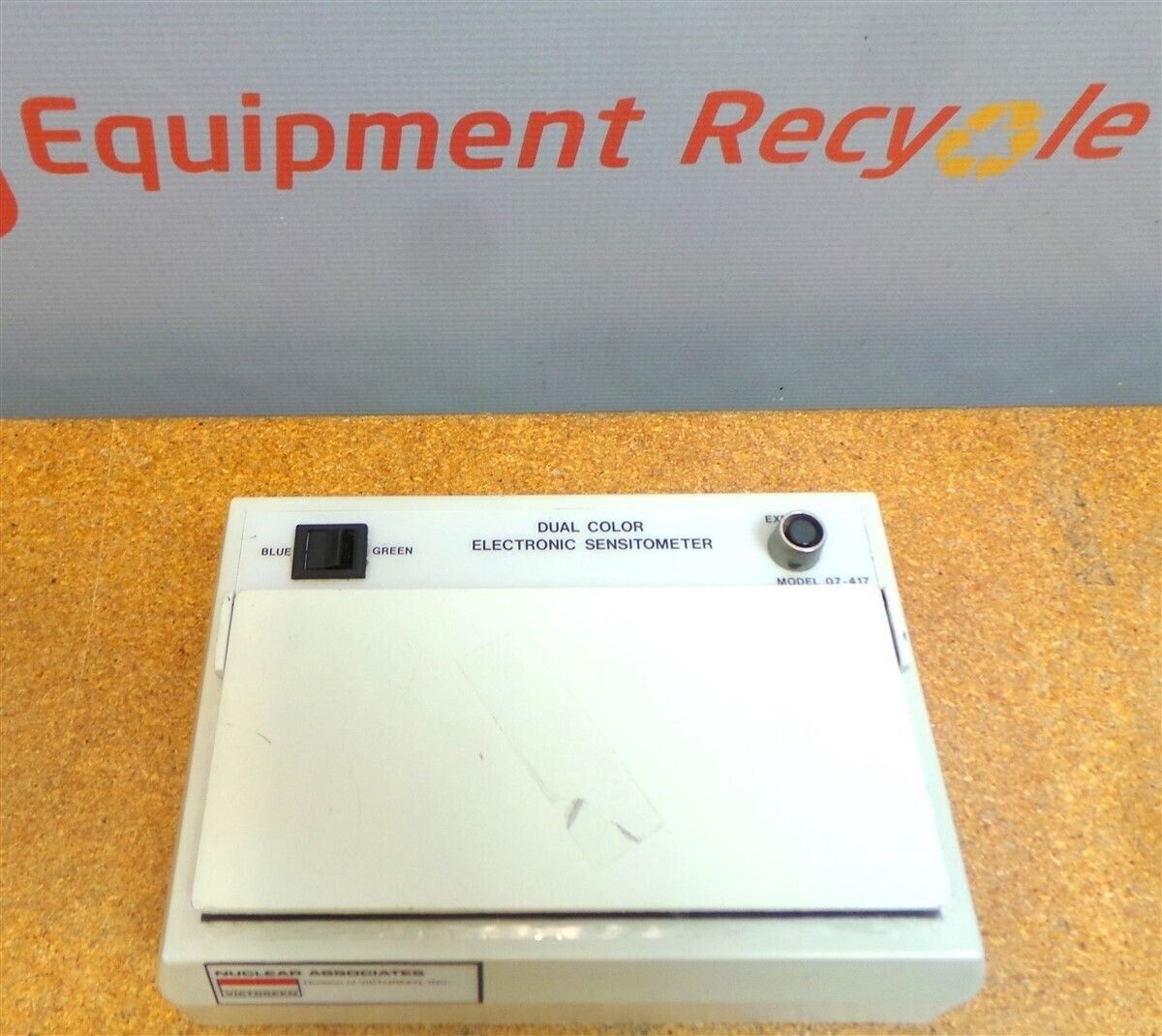 Nuclear Associates Dual Color Electric Sensitometer 07-417_0 Nuclear Associates Dual Color Electric Sensitometer 07-417