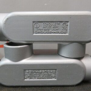 Crouse-Hinds LR 49 1 1/4" Condulet Conduit Outlet Box LR49 Lot of 8 New