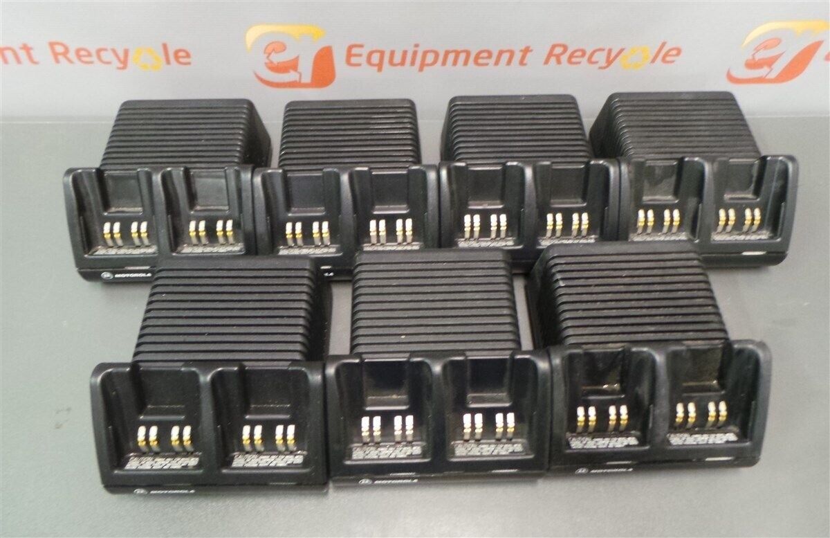 Motorola Charger Stations AA16742 Charger 2-Way Radio Dual Slot Lot of 7_0 Motorola Charger Stations AA16742 Charger 2-Way Radio Dual Slot Lot of 7