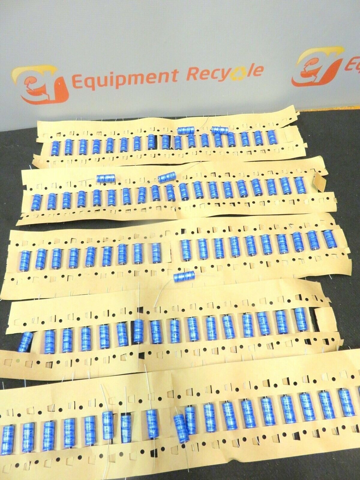 BC Vishay Philips Capacitors 2200uF Axial Capacitor New Lot of 96._1 BC Vishay Philips Capacitors 2200uF Axial Capacitor New Lot of 96.