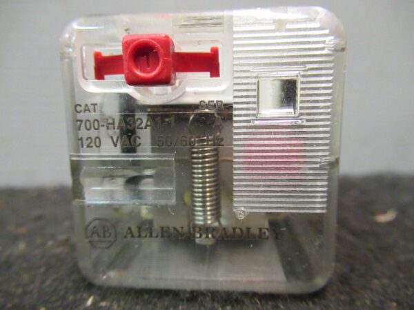 Allen Bradley 700-HB-33A1-1 Omron MK2PN-UA-AC120 Relay Cube Coil Lot 11 New