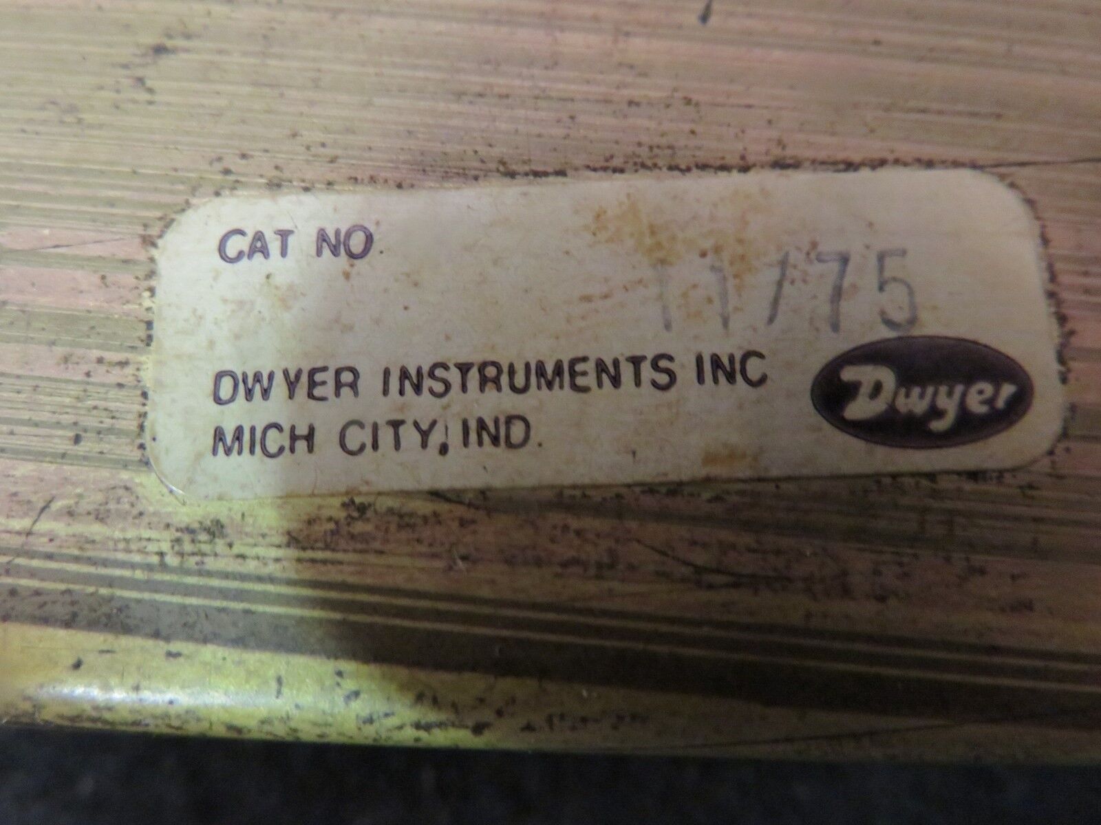 Dwyer Instruments 125AY Durablock Plastic Manometer Stationary Draft Gage 4000 _6 Dwyer Instruments 125AY Durablock Plastic Manometer Stationary Draft Gage 4000