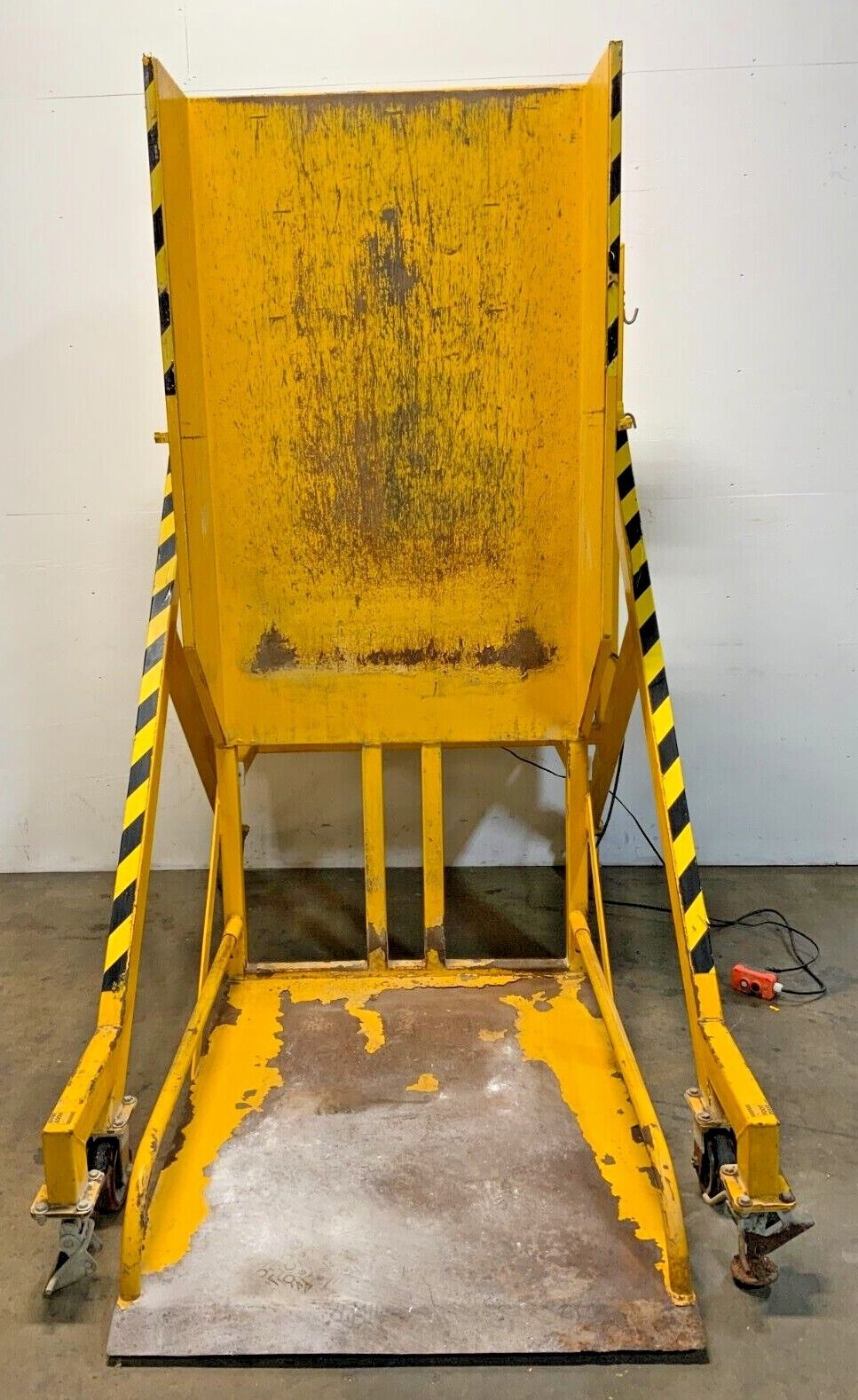McCall Handling Company Hydraulic Bin Tote Gaylord Hopper Dumper Tipper 115V FLR_0 McCall Handling Company Hydraulic Bin Tote Gaylord Hopper Dumper Tipper 115V FLR