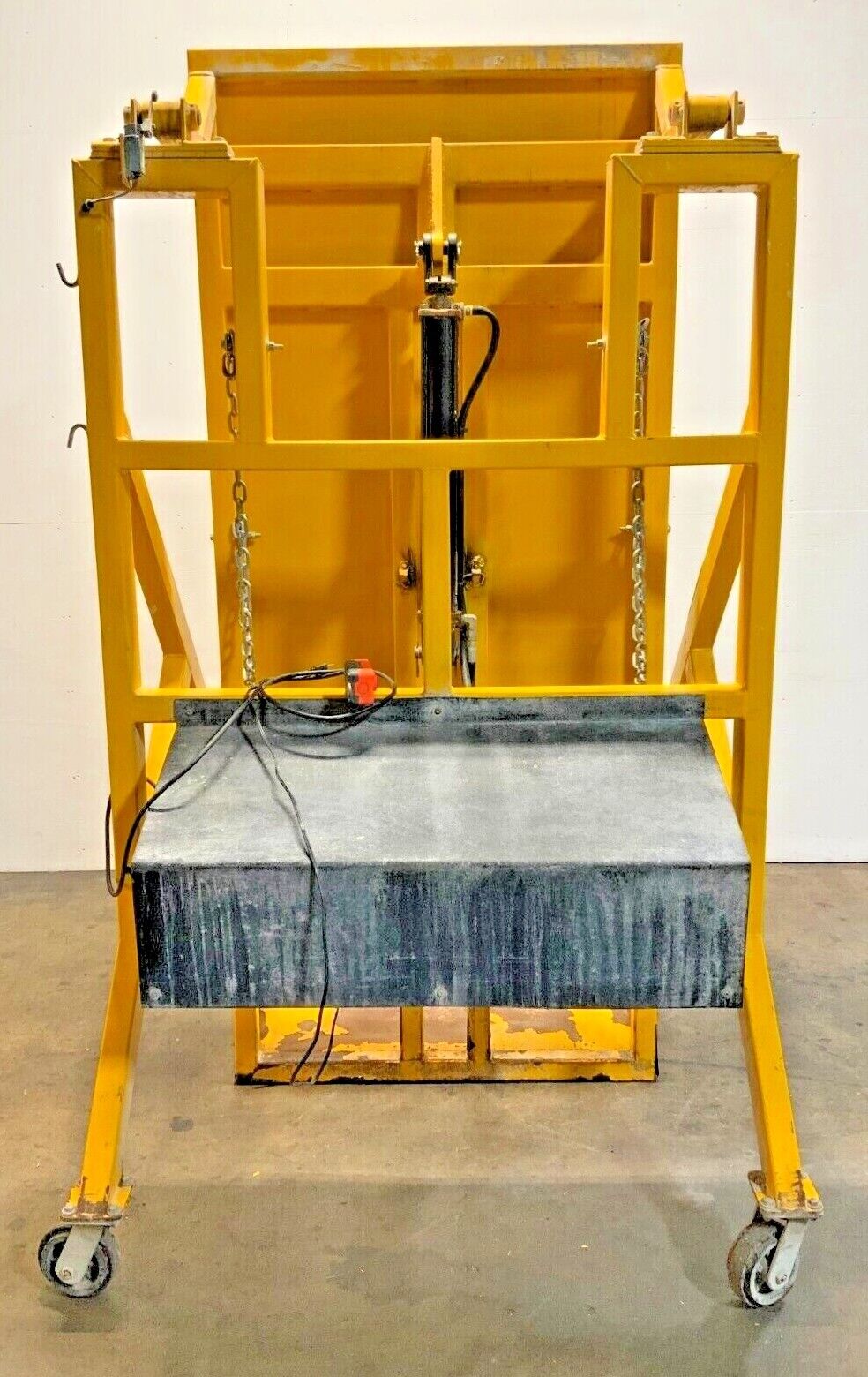 McCall Handling Company Hydraulic Bin Tote Gaylord Hopper Dumper Tipper 115V FLR_4 McCall Handling Company Hydraulic Bin Tote Gaylord Hopper Dumper Tipper 115V FLR