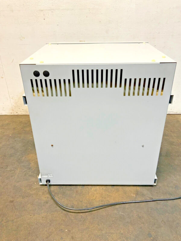 Fisher Scientific Model 625D 11-690-625D Isotemp Laboratory Incubator 0-75C