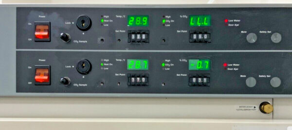VWR Scientific 2550 CO2 2-Door Double Dual Stacked Laboratory Lab Incubator