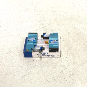 Lot of 2 MAC 414A-A0A-GM-GEU0-1PA Pneumatic Solenoid Valve 30-120 PSI 24VDC 243K