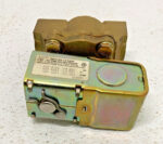 Dayton Electric 3A437 Grooved Brass Solenoid Valve 1" Diameter 6X542 Coil 64B