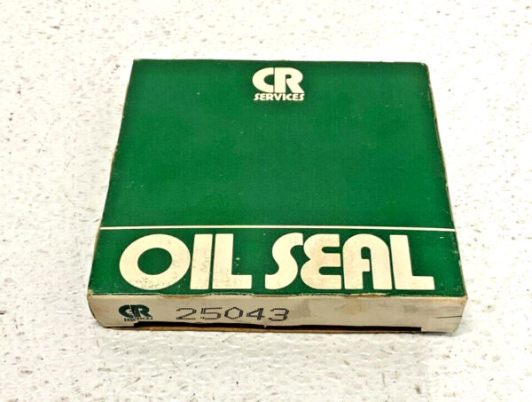 Lot of 9 CR Industries Oil Seals (1) 25043, (3) 24986, (2) 16072, (3) 8060