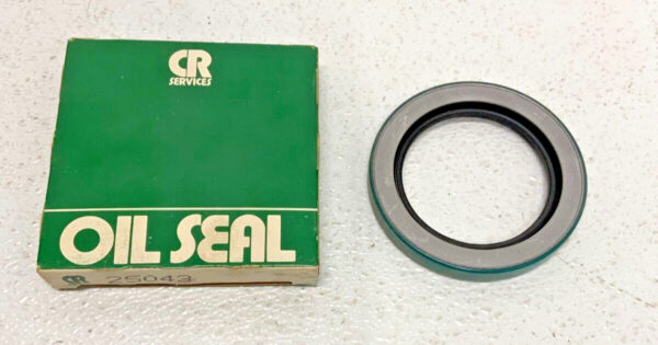 Lot of 9 CR Industries Oil Seals (1) 25043, (3) 24986, (2) 16072, (3) 8060