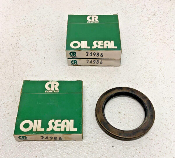 Lot of 9 CR Industries Oil Seals (1) 25043, (3) 24986, (2) 16072, (3) 8060