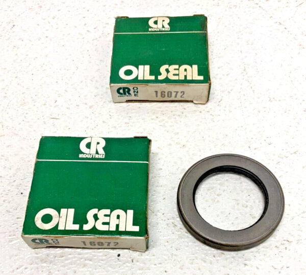 Lot of 9 CR Industries Oil Seals (1) 25043, (3) 24986, (2) 16072, (3) 8060