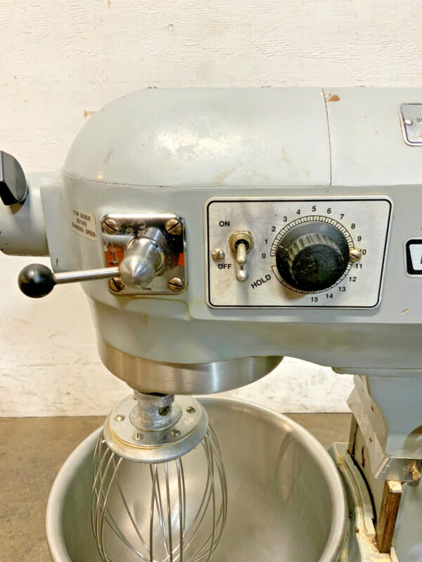 Hobart A-120T Heavy Duty 12 Qt Bakery Dough Mixer w/ Stainless Bowl & Whisk