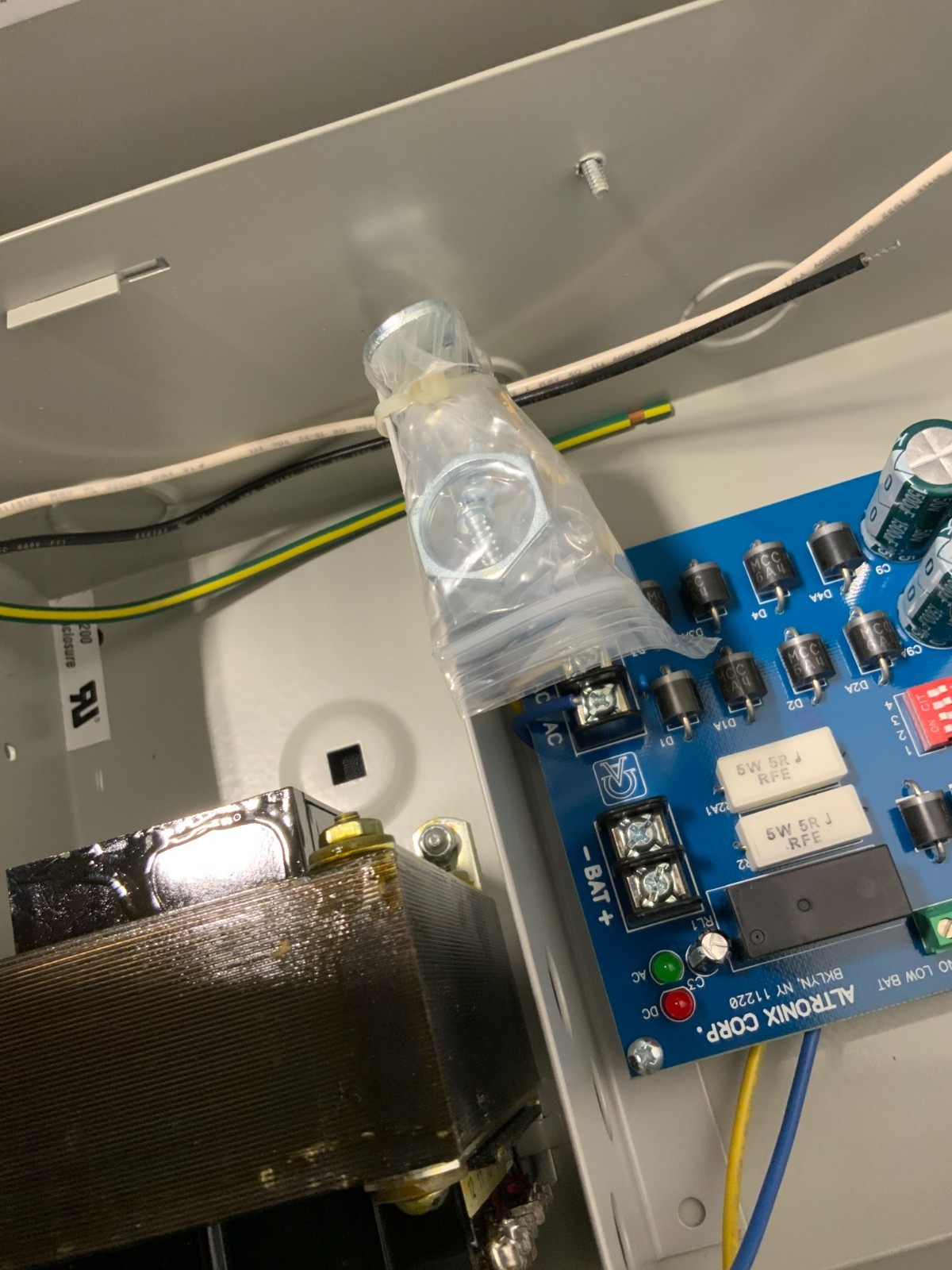 NEW Altronix AL400UL Power Supply Battery Charger Class 2 Output 12VDC/24VDC 16C_8 NEW Altronix AL400UL Power Supply Battery Charger Class 2 Output 12VDC/24VDC 16C