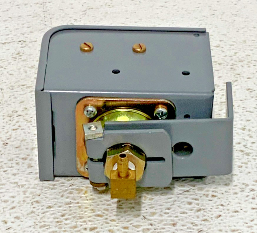 NEW Johnson Controls P10BC-7C Low Pressure HVAC Control Range 3/20 PSIG 257D_0 NEW Johnson Controls P10BC-7C Low Pressure HVAC Control Range 3/20 PSIG 257D