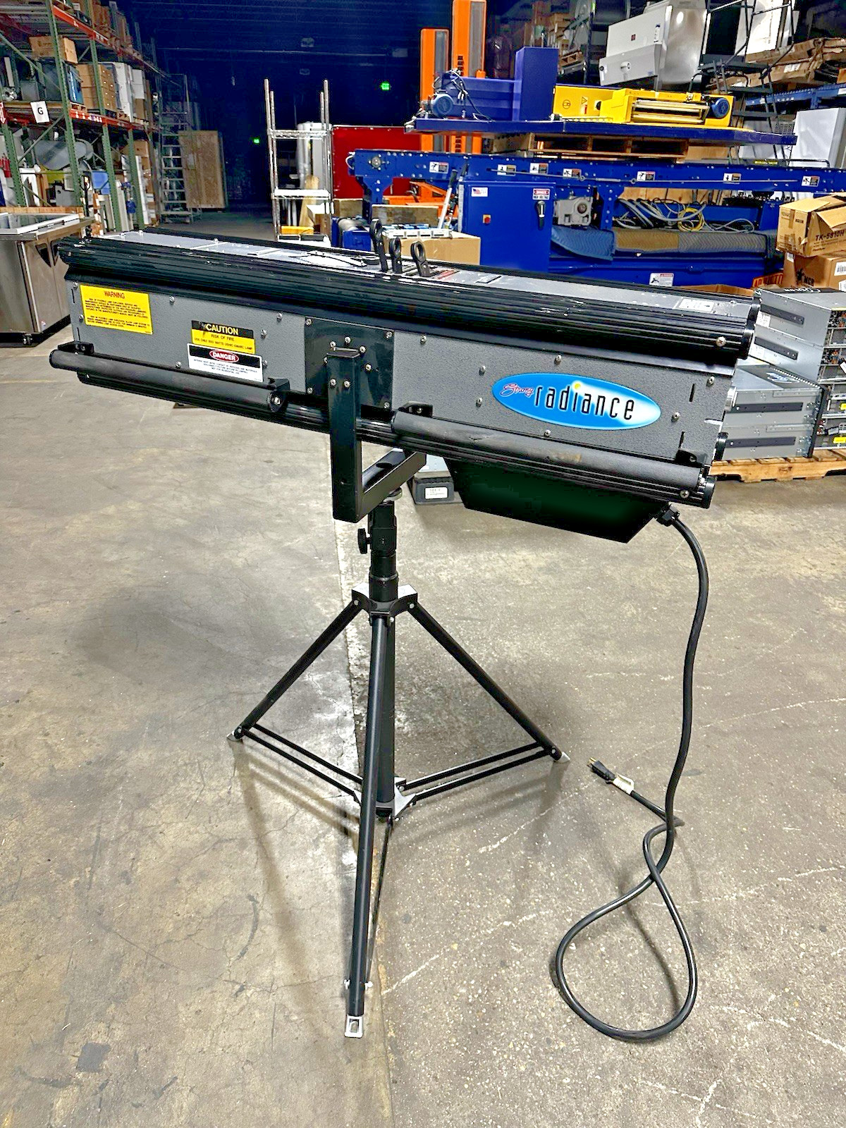 Strong Entertainment Lighting Radiance 850 FollowSpot Spot Light 8.5 Hours G1B_1 Strong Entertainment Lighting Radiance 850 FollowSpot Spot Light 8.5 Hours G1B