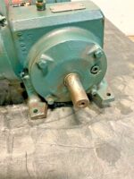 Reeves Reliance Electric X-V MFC111 Moto Drive 1.5HP 18:1 Gear Ratio J8B