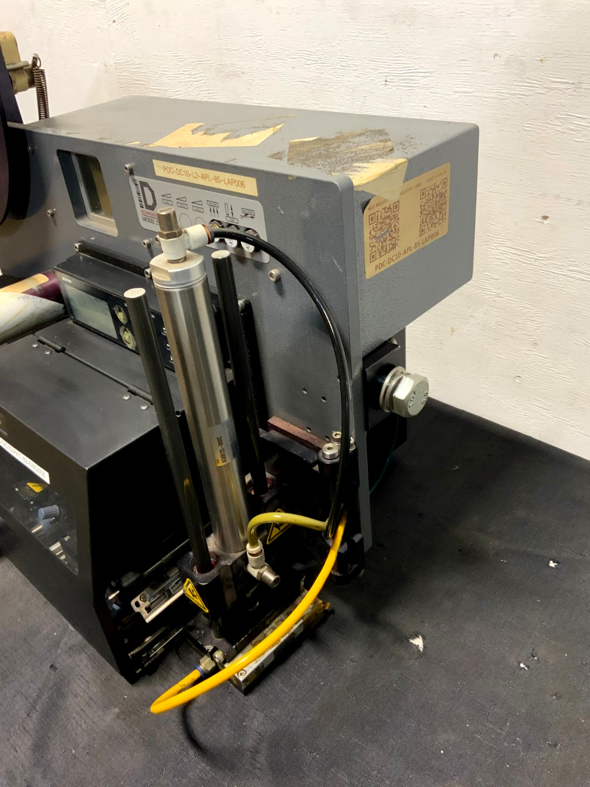 Sato S84 ex Print Engine Thermal Barcode Printer w/ ID Technology 252 Applicator_3 Sato S84 ex Print Engine Thermal Barcode Printer w/ ID Technology 252 Applicator