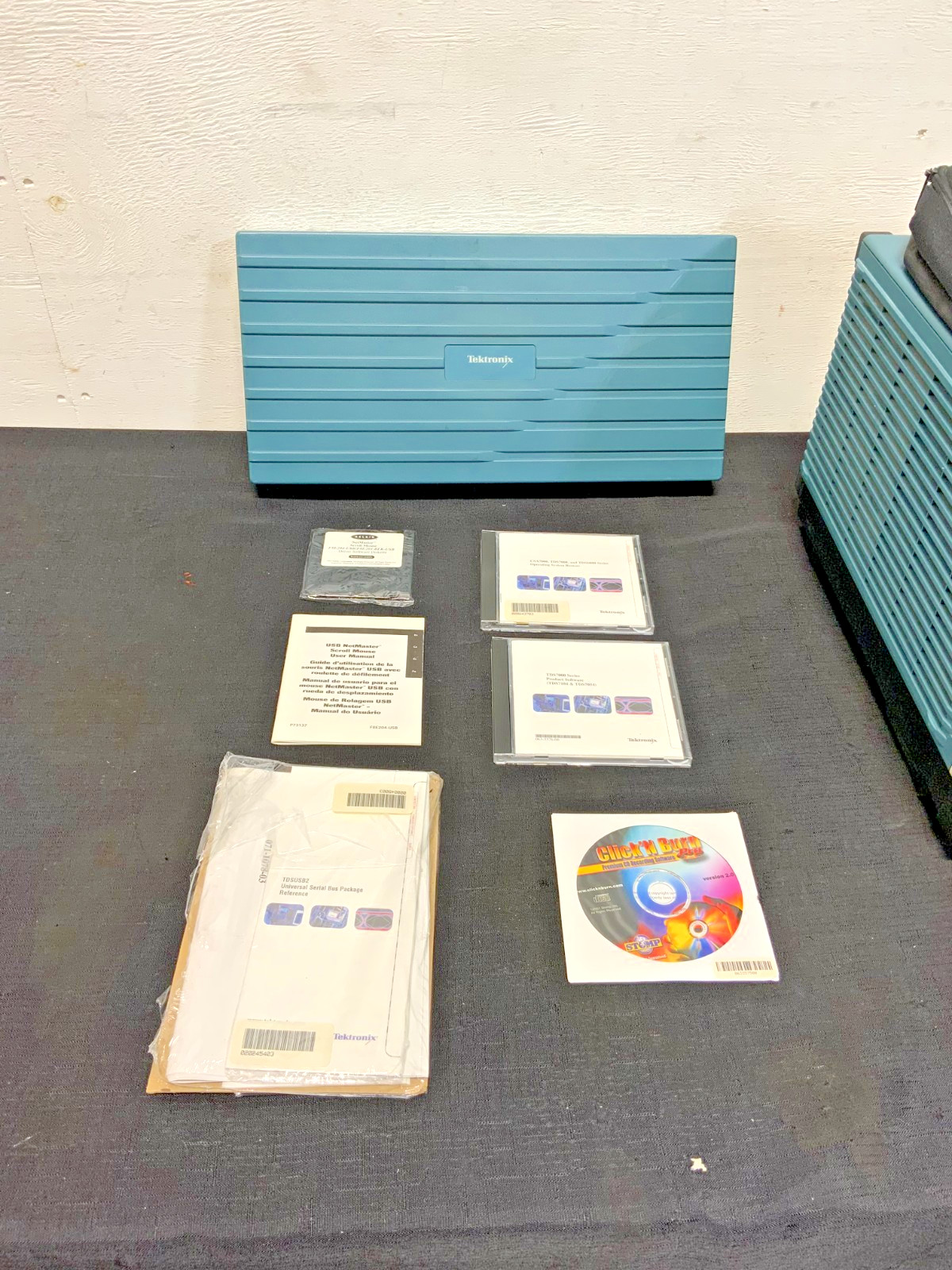 Tektronix TDS7104 Digital Phosphor Oscilloscope 4 Channel w/Software 1GHZ 131B_4 Tektronix TDS7104 Digital Phosphor Oscilloscope 4 Channel w/Software 1GHZ 131B