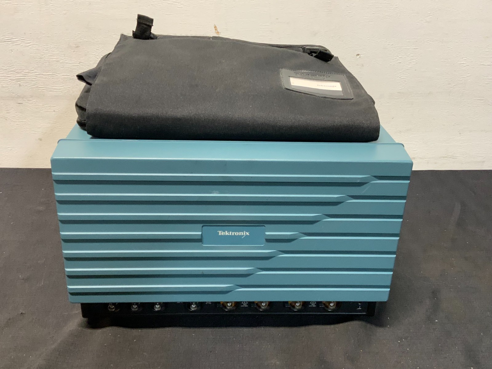 Tektronix TDS7104 Digital Phosphor Oscilloscope 4 Channel w/Software 1GHZ 131B_6 Tektronix TDS7104 Digital Phosphor Oscilloscope 4 Channel w/Software 1GHZ 131B