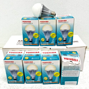 New Lot of 7 Toshiba 8A19/827 E-Core Dimmable LED Lamp 7.8W 120V PAR38 31D