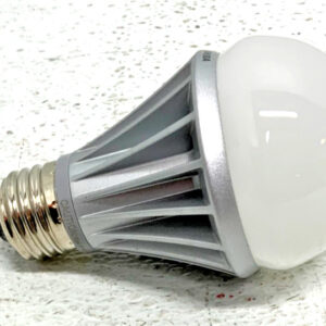 New Lot of 7 Toshiba 8A19/827 E-Core Dimmable LED Lamp 7.8W 120V PAR38 31D