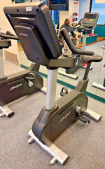Life Fitness INC Integrity Series Lifecycle Upright Exercise Bike Self-Powered