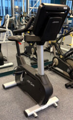 Life Fitness INC Integrity Series Lifecycle Upright Exercise Bike Self-Powered