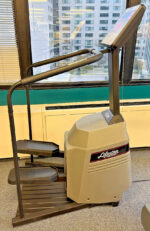 Life Fitness LifeStep 9500HR Next Gen Stair Stepper Lifepulse Digital System D4B