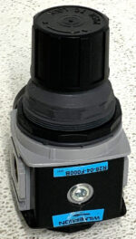 Wilkerson R28-04-F0G0 Compressed Air Regulator 0-125PSIG 1/2"NPT w/Gauge 61G