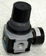 Wilkerson R28-04-F0G0 Compressed Air Regulator 0-125PSIG 1/2"NPT w/Gauge 61G