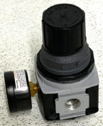 Wilkerson R28-04-F0G0 Compressed Air Regulator 0-125PSIG 1/2"NPT w/Gauge 61G