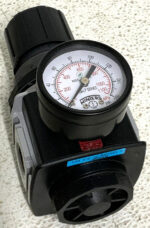 Wilkerson R28-04-F0G0 Compressed Air Regulator 0-125PSIG 1/2"NPT w/Gauge 61G