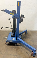 Global Industrial 988929 Portable Hydraulic Truck Drum Lifter 1100lb Capacity