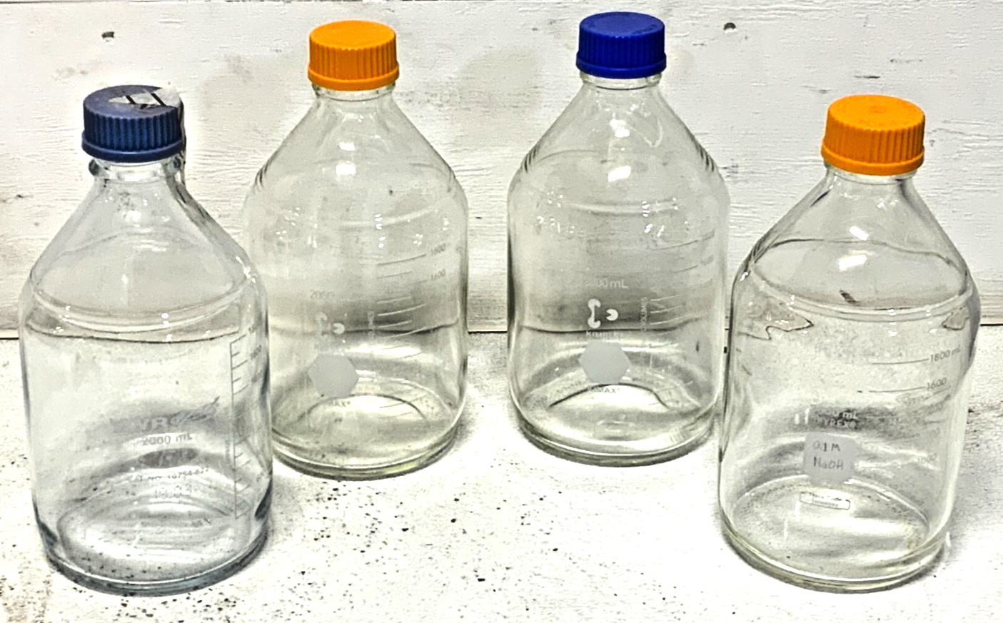 Lot of 4 Pyrex Kimble VWR 2000ML Lab Storage Media Glass Graduated Bottle 131B_0 Lot of 4 Pyrex Kimble VWR 2000ML Lab Storage Media Glass Graduated Bottle 131B
