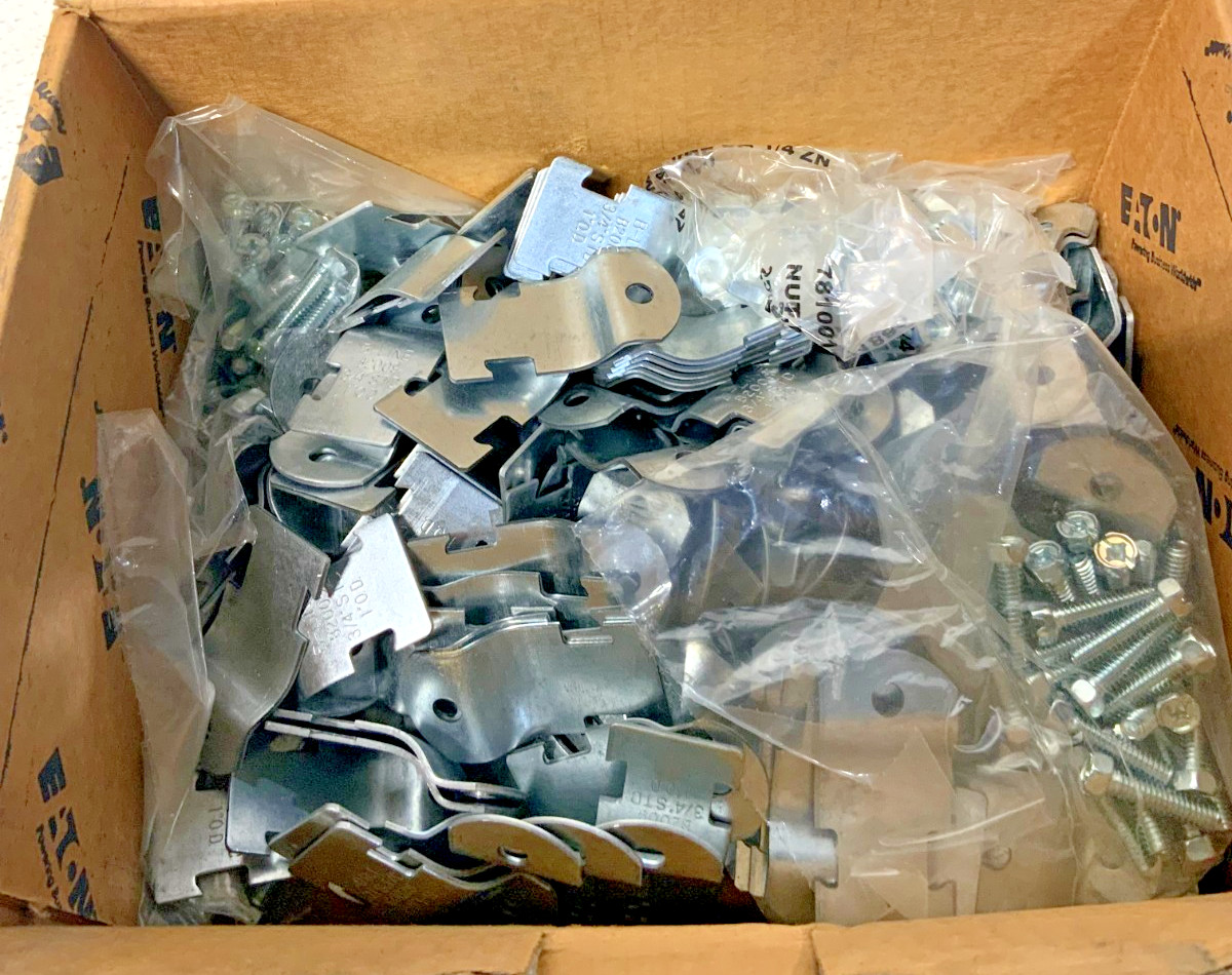 New Box of 100 Eaton B2009 B-Line Pipe Clamp 3/4" Rigid Conduit Stainless Steel_0 New Box of 100 Eaton B2009 B-Line Pipe Clamp 3/4" Rigid Conduit Stainless Steel