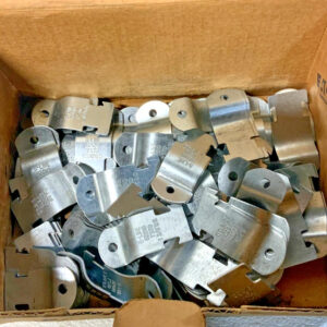 New Box of 100 Eaton B2010ZN B-Line Stainless 1" Rigid Conduit / Pipe Clamps 11A